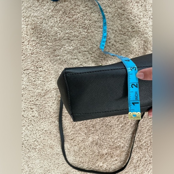 Liz Claiborne Black Handbag with Shoulder Strap and Handles - Picture 8 of 8